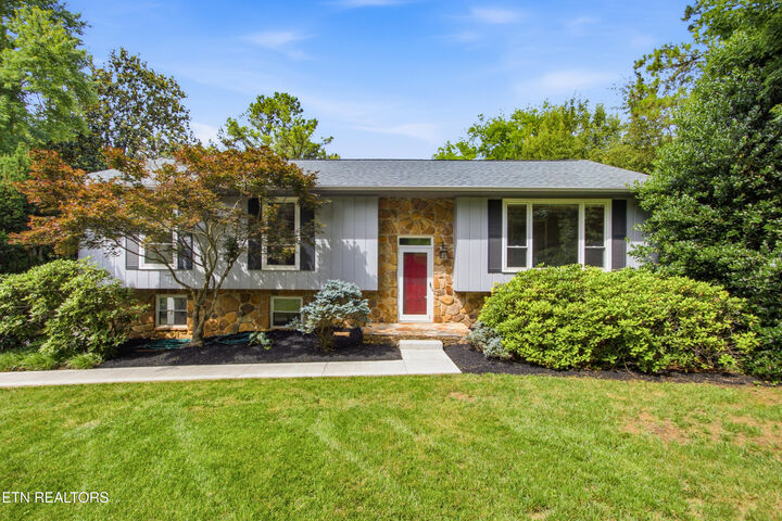 Property Photo: 2012 Grenada Blvd TN 37922