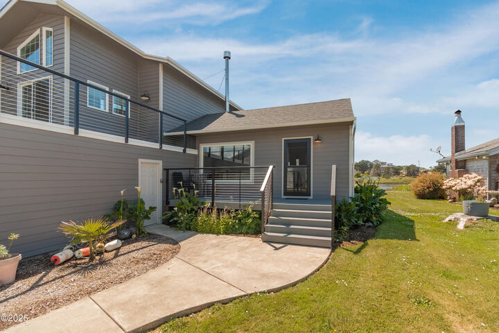 Property Photo:  35120 Rueppell Avenue  OR 97135 
