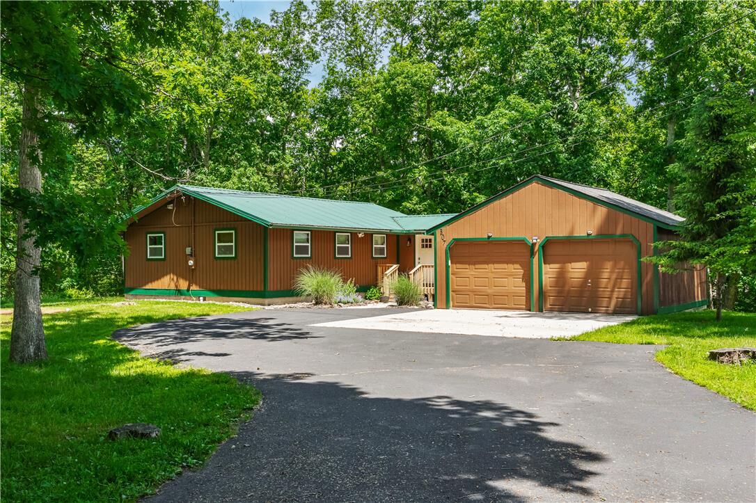 Property Photo:  307 Timber Hill Road  PA 18332 