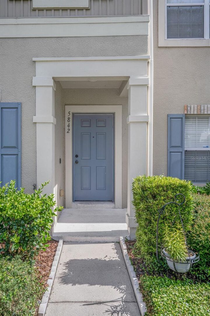 Property Photo:  5842 Fishhawk Ridge Drive  FL 33547 