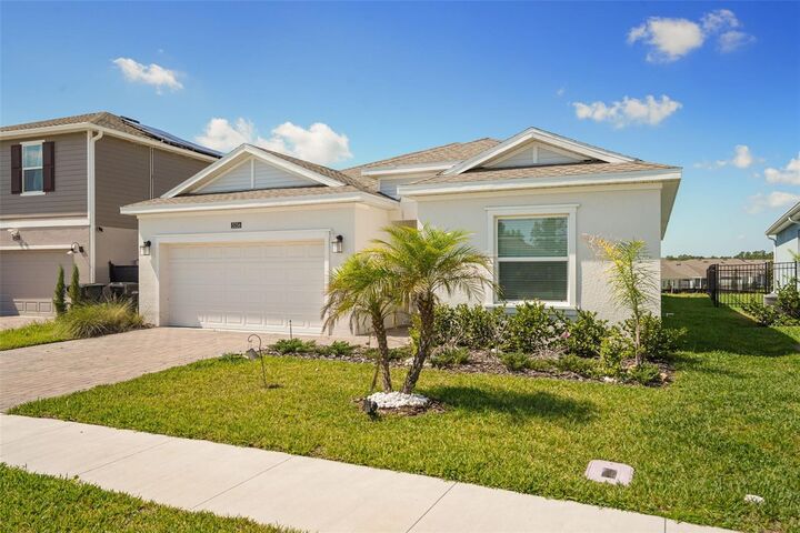 Property Photo: 5256 Dagenham Drive FL 33837