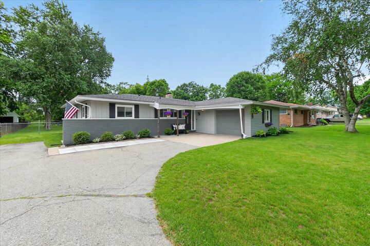 Property Photo: 5845 Olympic Parkway MI 48329-1546