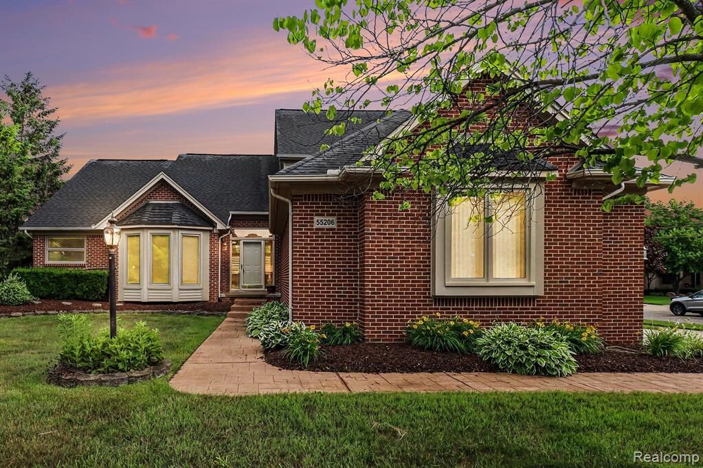 Property Photo: 55206 Leonard Court MI 48316 5319