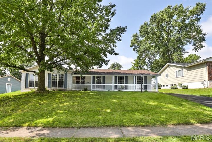 Property Photo: 11858 Villa Dorado Drive MO 63146