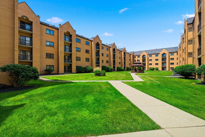 Property Photo:  7420 W Lawrence Avenue 409  IL 60706 
