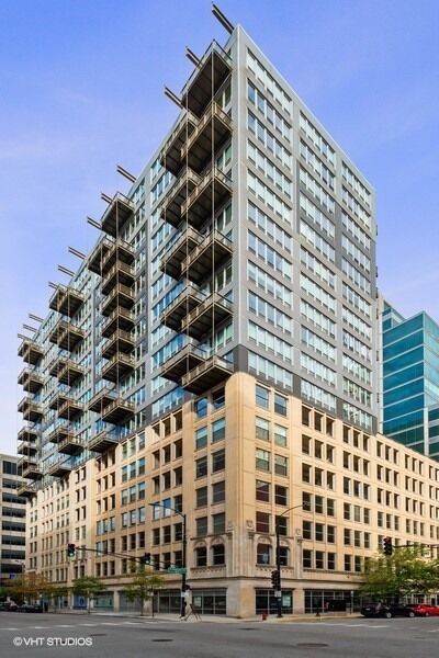 Property Photo:  565 W Quincy Street 712  IL 60661 