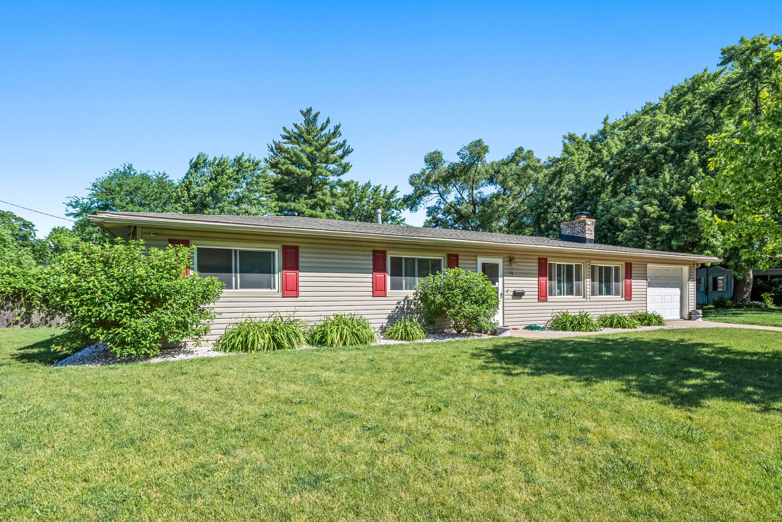 Property Photo:  11 Scarsdale Road  IL 60538 