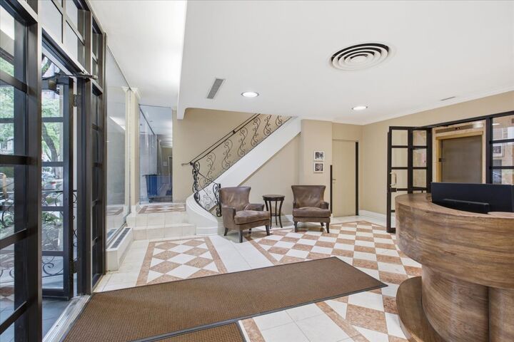 Property Photo:  33 E Cedar Street 5B  IL 60611 