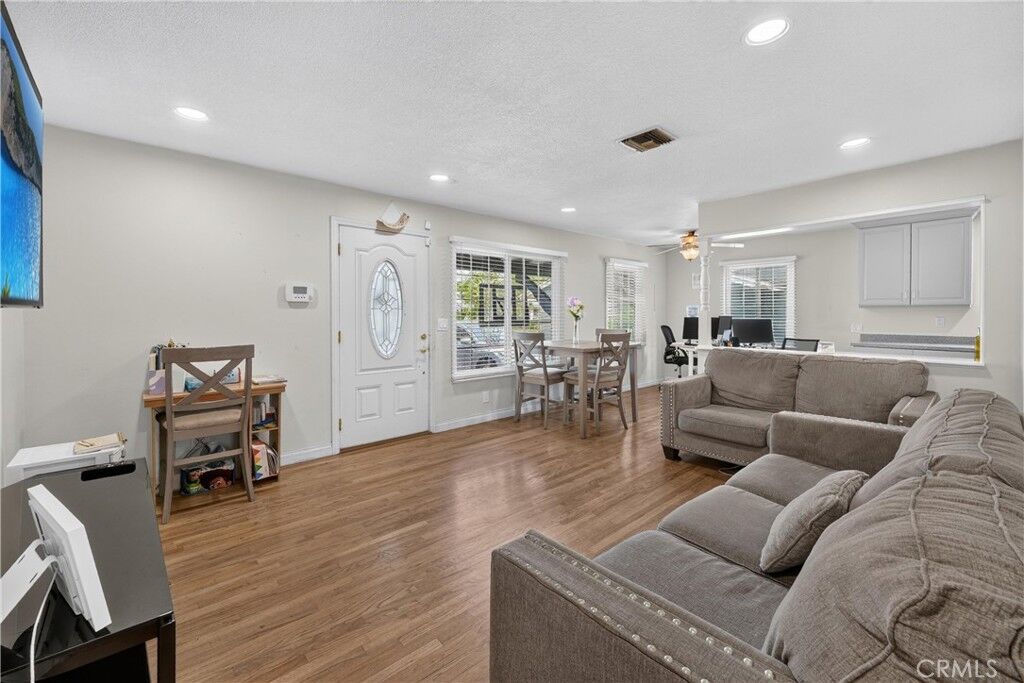 Property Photo: 20734 Hawaiian CA 90715