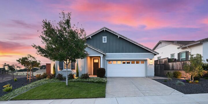 Property Photo: 102 Chesapeake Court CA 95648
