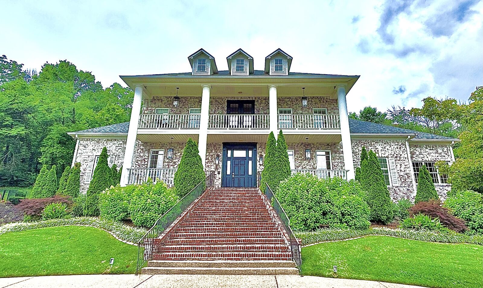 Property Photo:  511 Waxwood Dr  TN 37027 