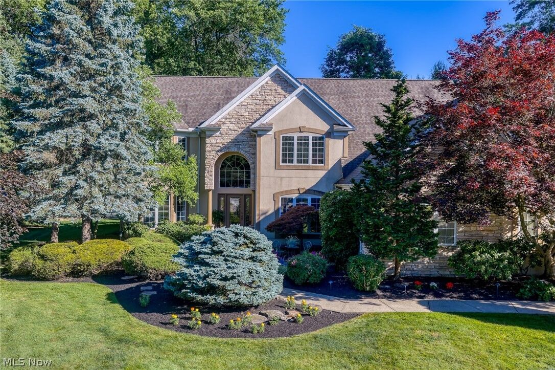 Property Photo:  5808 Pinehurst Court  OH 44143 