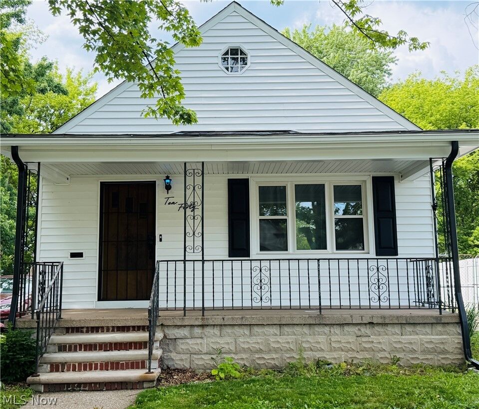 Property Photo:  1040 W 18th Street  OH 44052 