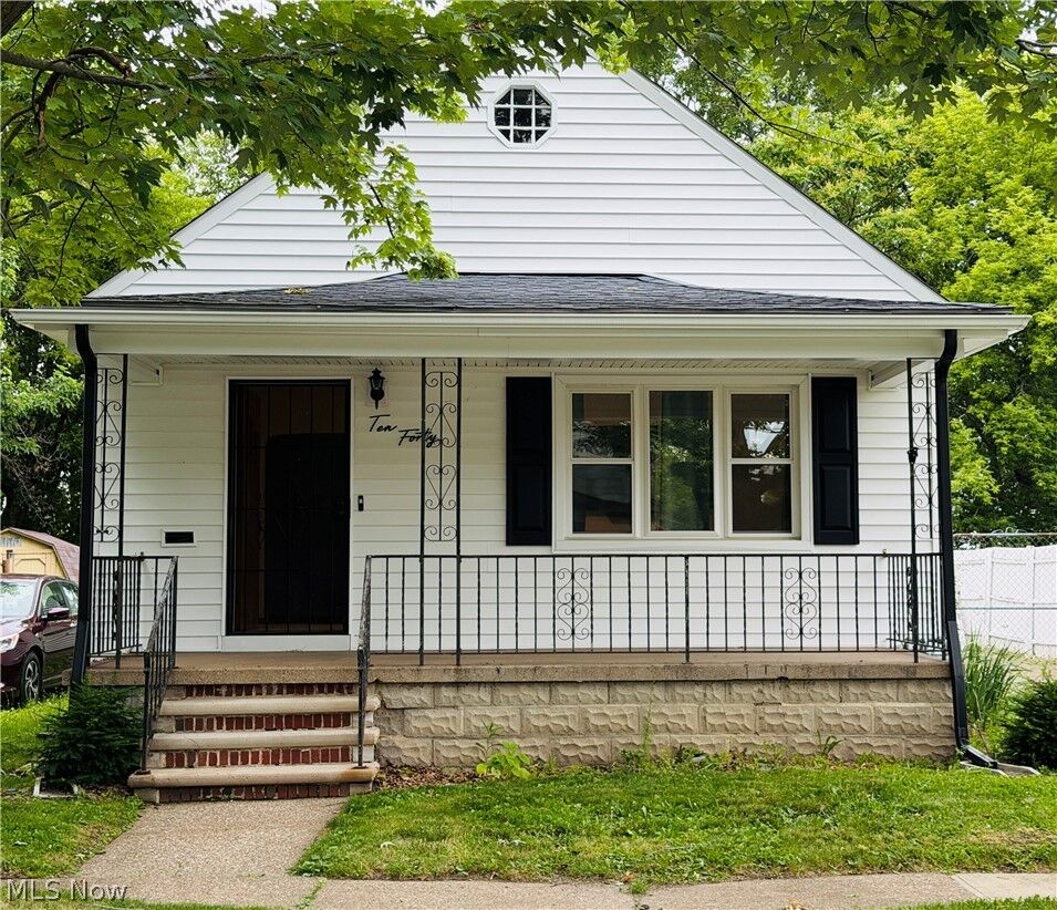 Property Photo: 1040 W 18th Street OH 44052
