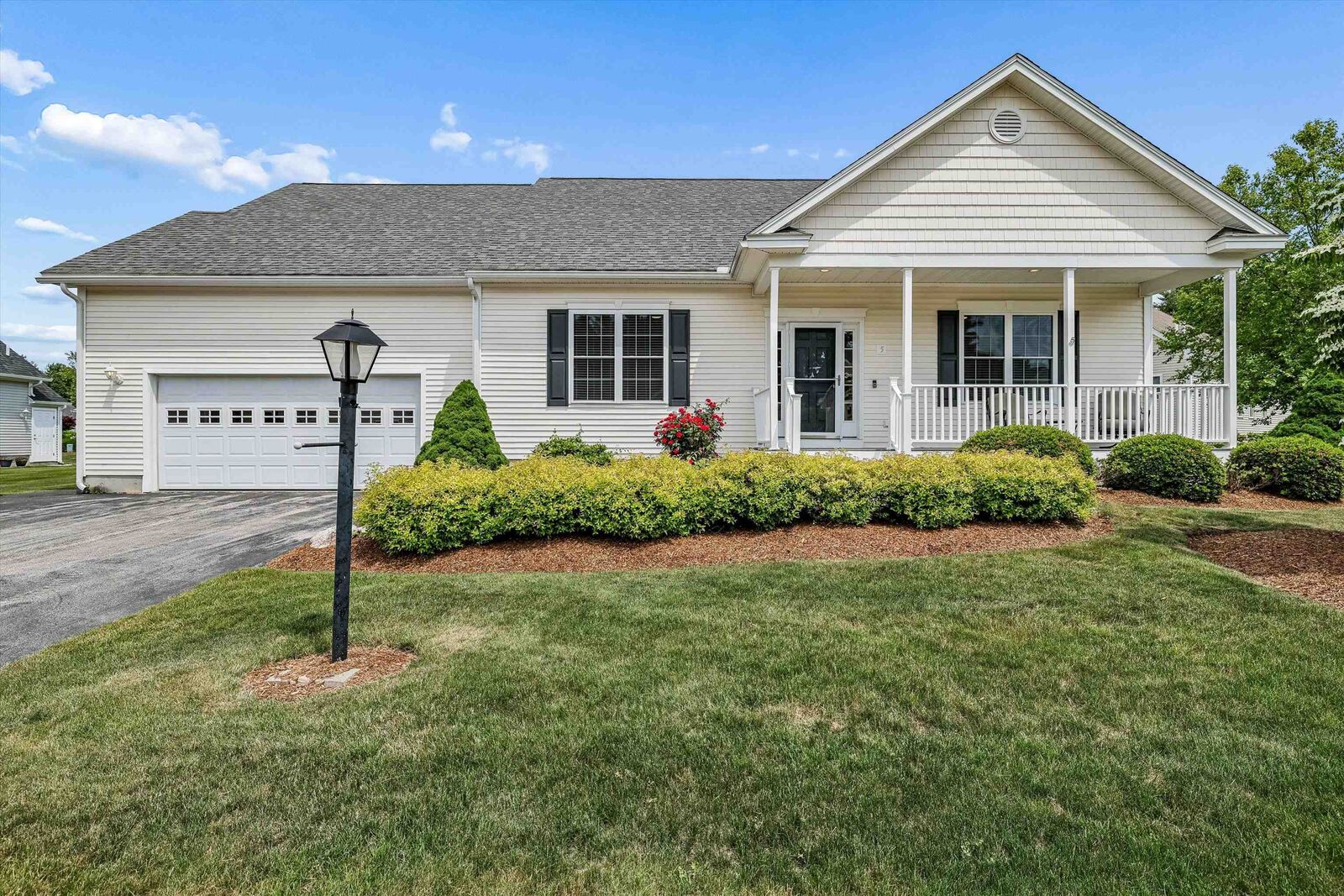 Property Photo: 5 Davenport Drive NH 03053