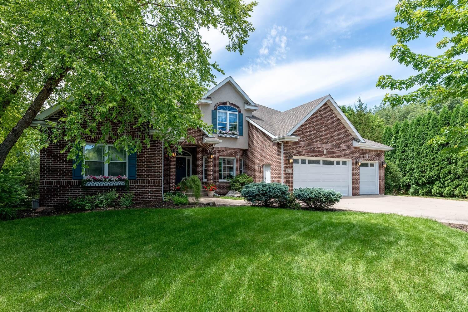 Property Photo:  124 Mayan Way  MN 56001 