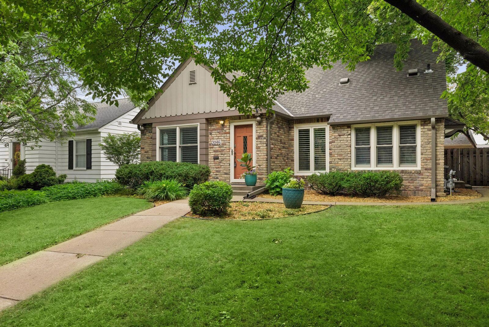 Property Photo:  2215 Bayard Avenue  MN 55116 