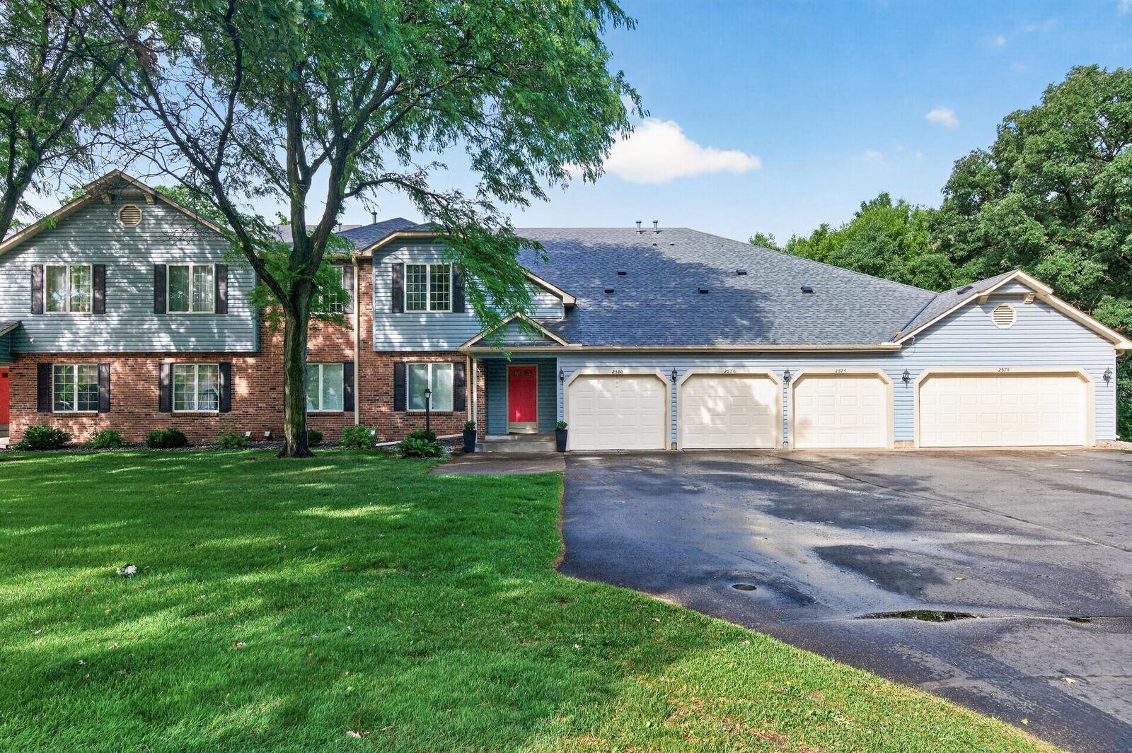 Property Photo:  2576 Moundsview Drive 7  MN 55112 