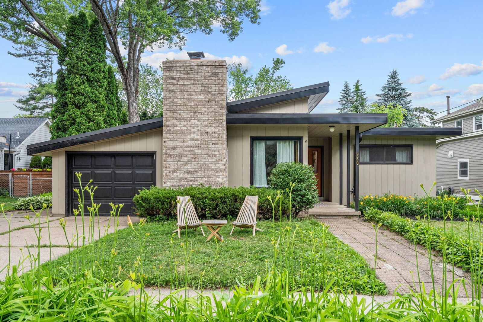 Property Photo:  620 Oak Street W  MN 55082 