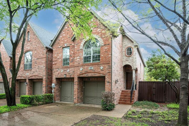 Property Photo: 4144 Towne Green Circle TX 75001