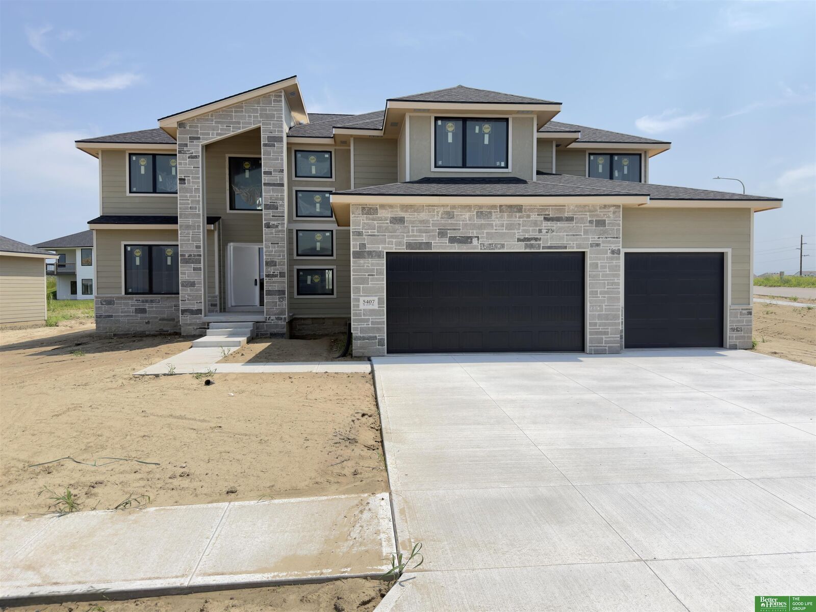 Property Photo:  5407 N 213th Street  NE 68022 