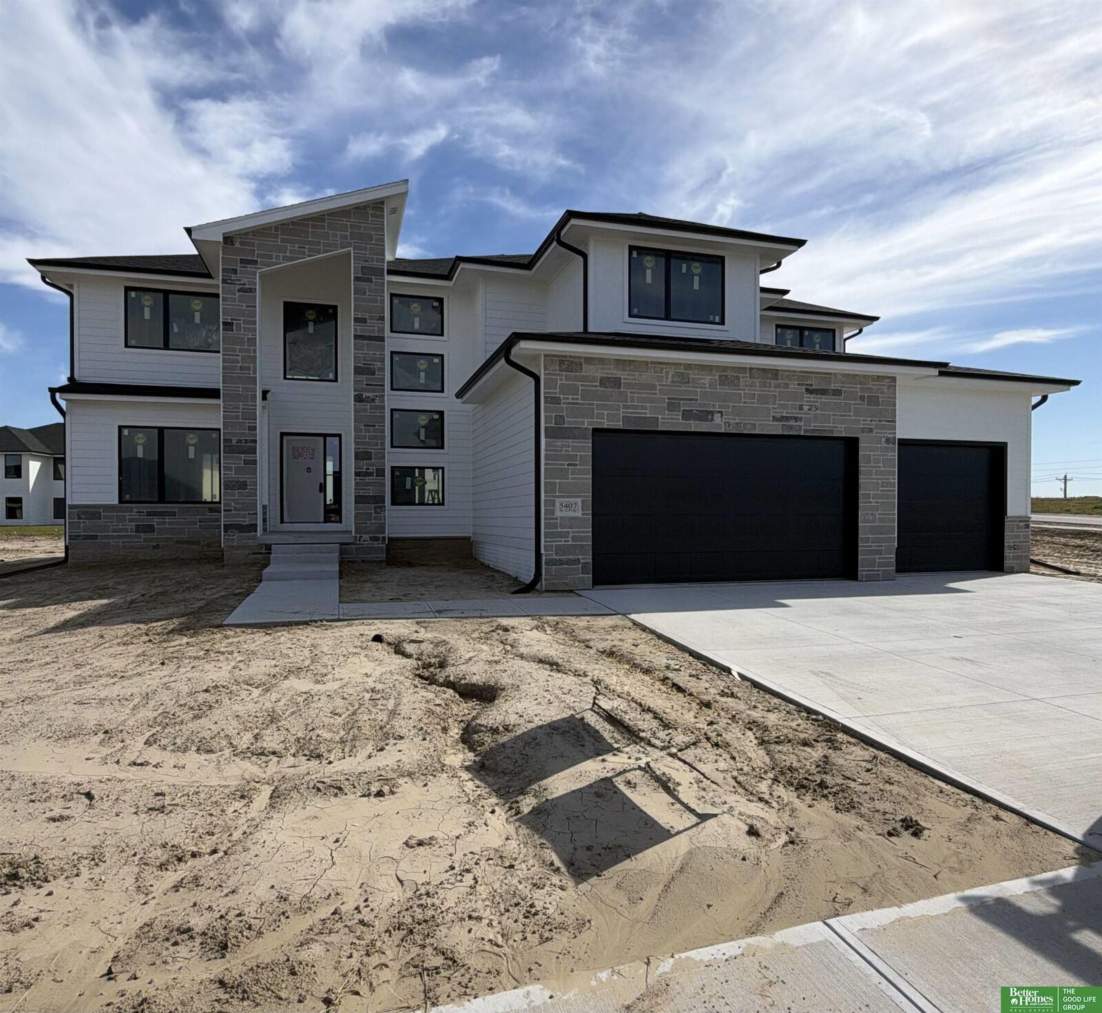 Property Photo:  5407 N 213th Street  NE 68022 