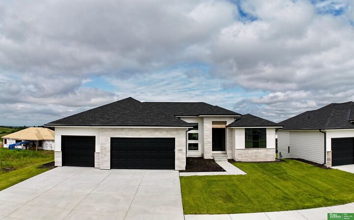 Property Photo:  5618 N 199th Street  NE 68022 