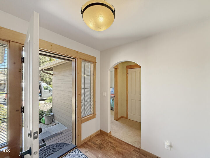 Property Photo: 2021 SW 41st Street OR 97756