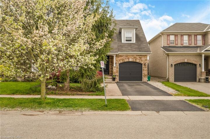 Property Photo:  176 Osborn Avenue  ON N3T 6S7 