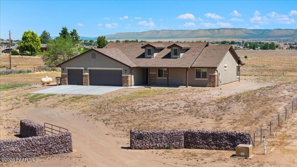 Property Photo:  1228 W Tatanka Circle  AZ 86323 