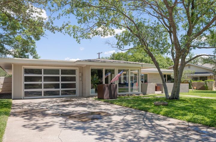 Property Photo:  2002 Bedford Dr  TX 79701 