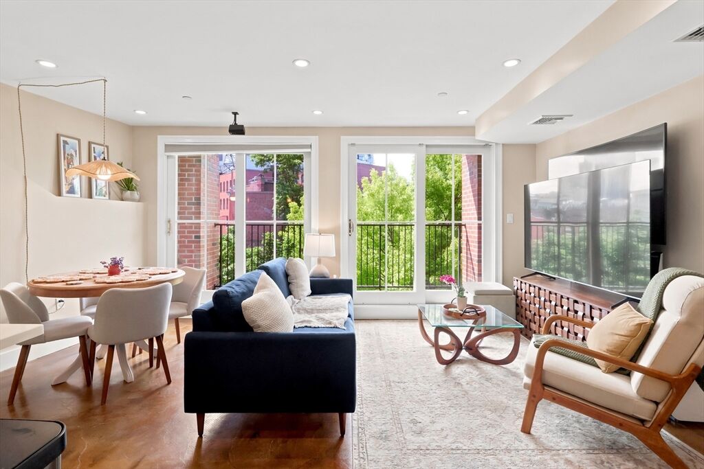 Property Photo:  64-66 Salem Street 5R  MA 02113 