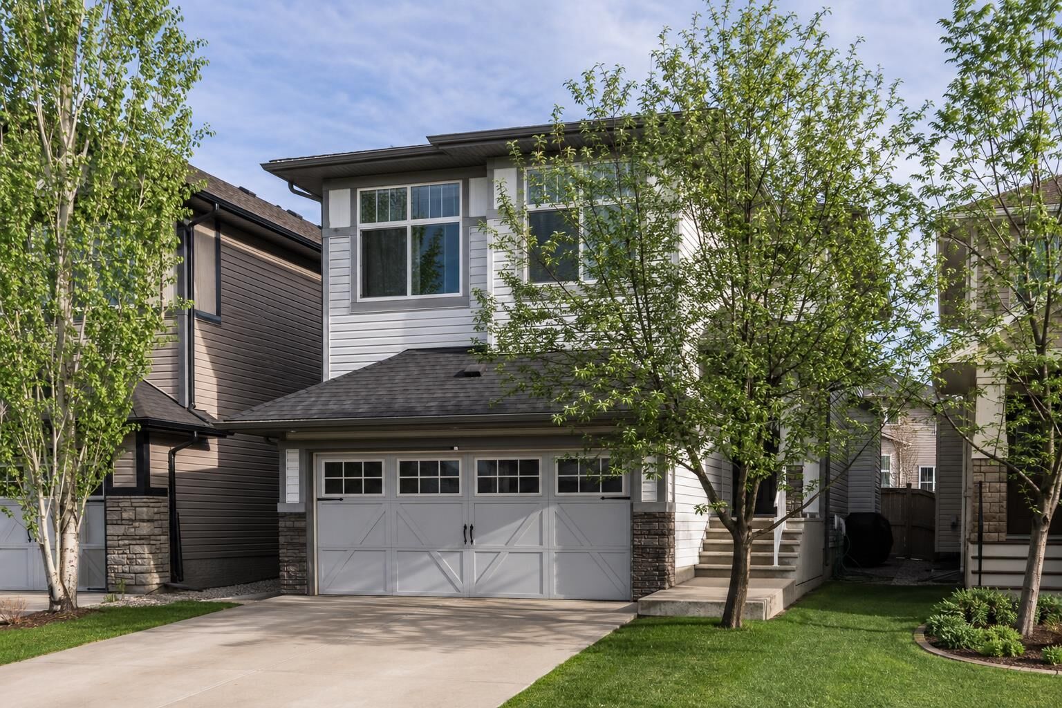 Property Photo:  74 Hillcrest Street SW  AB T4B 0Y7 