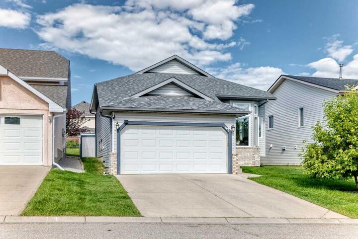 Property Photo:  47 Harvest Glen Rise NE  AB T3K 4C1 
