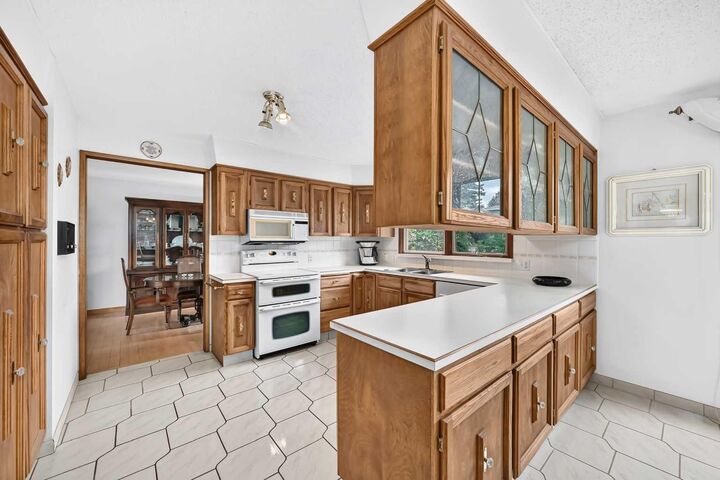 Property Photo: 3407 50 Street NW AB T3A 0E3