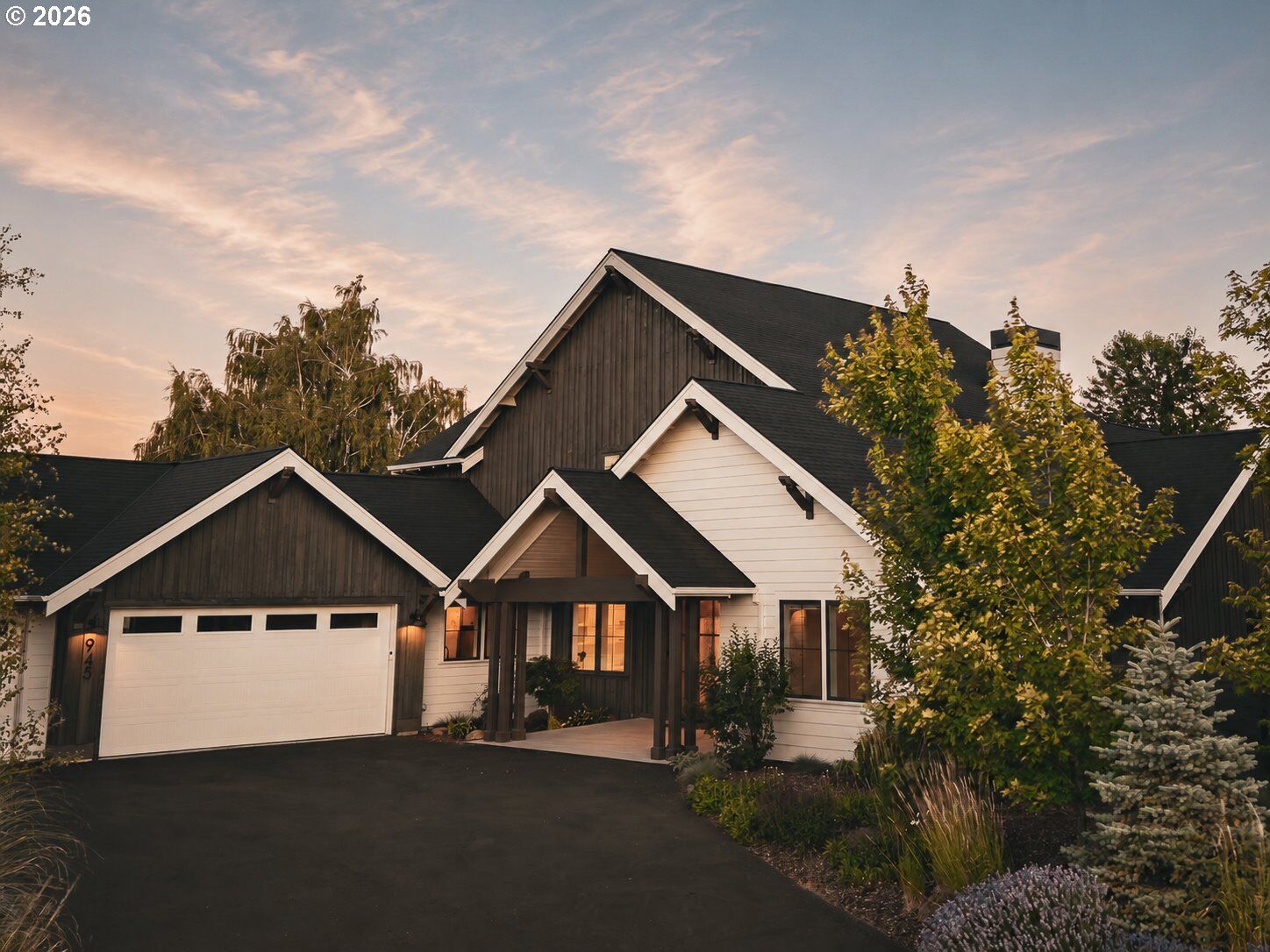 Property Photo:  945 Roberts Dr  OR 97031 