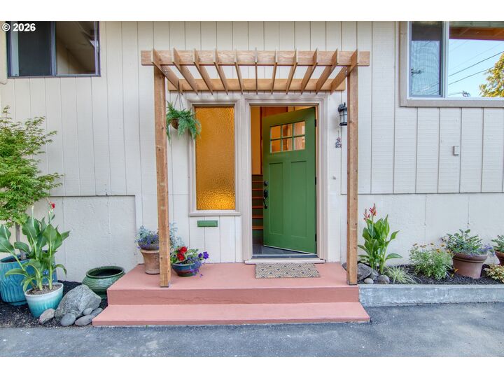 Property Photo: 6843 N Swift St OR 97203
