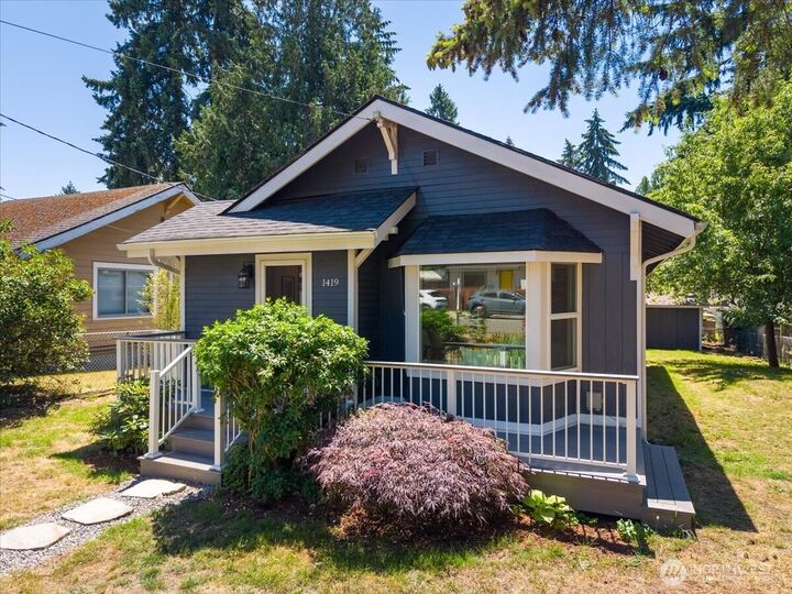 Property Photo:  1419 S 129th Street  WA 98168 