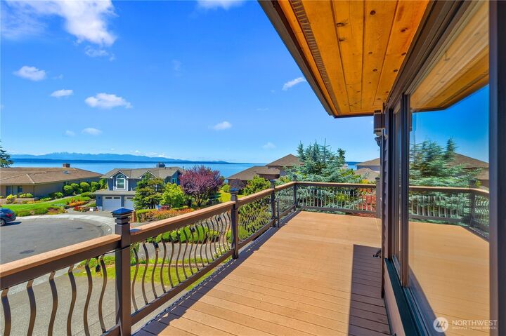 Property Photo: 7723 168th Place SW WA 98026
