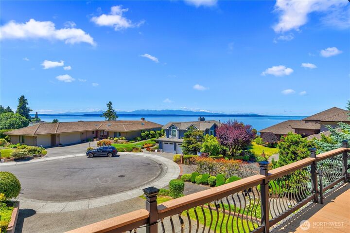 Property Photo: 7723 168th Place SW WA 98026