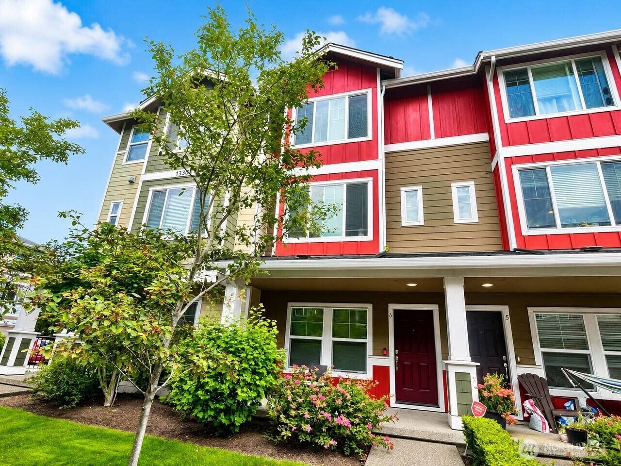 Property Photo:  13304  46th Avenue SE 6  WA 98012 
