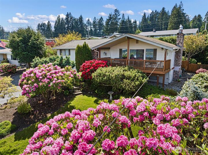 Property Photo:  6802  Rainier Avenue  WA 98335 