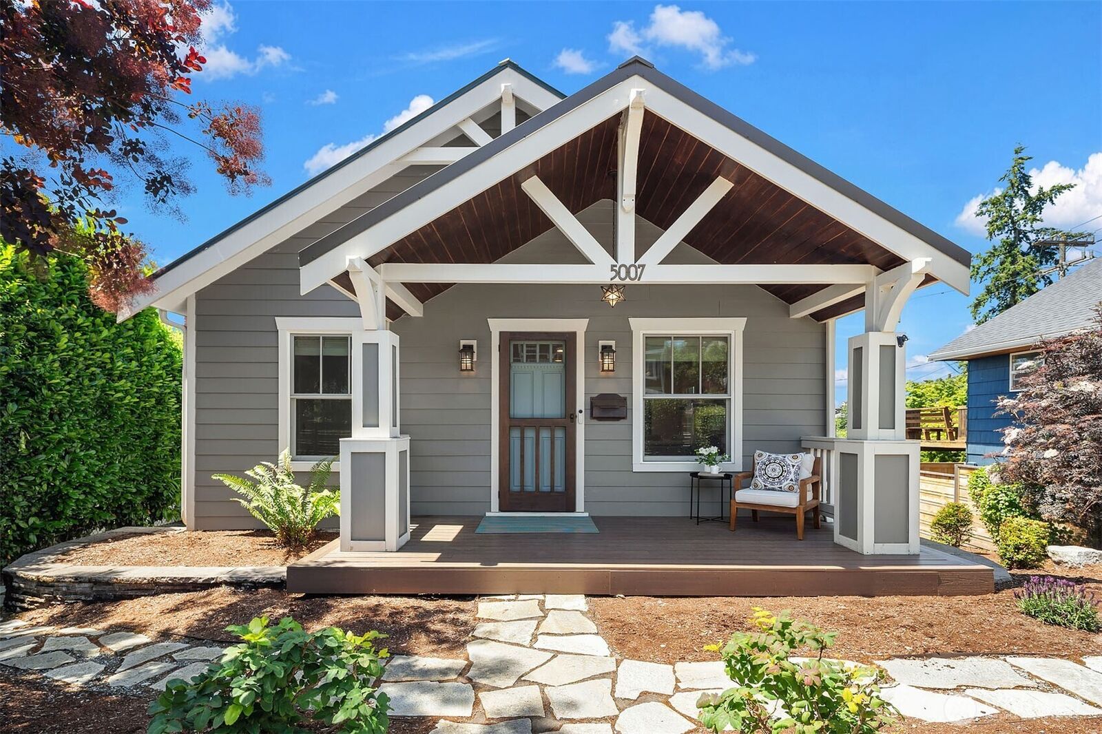Property Photo: 5007 46th Avenue SW WA 98136