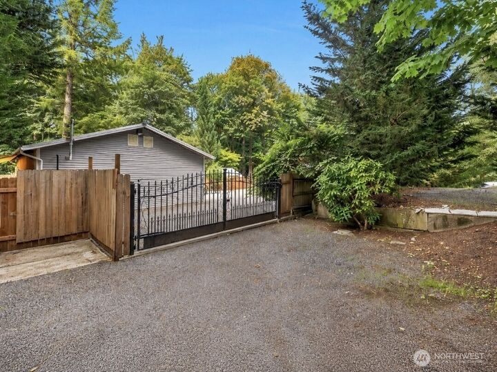 Property Photo:  7609  137th Avenue SE  WA 98290 