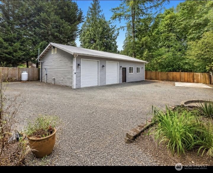 Property Photo:  7609  137th Avenue SE  WA 98290 