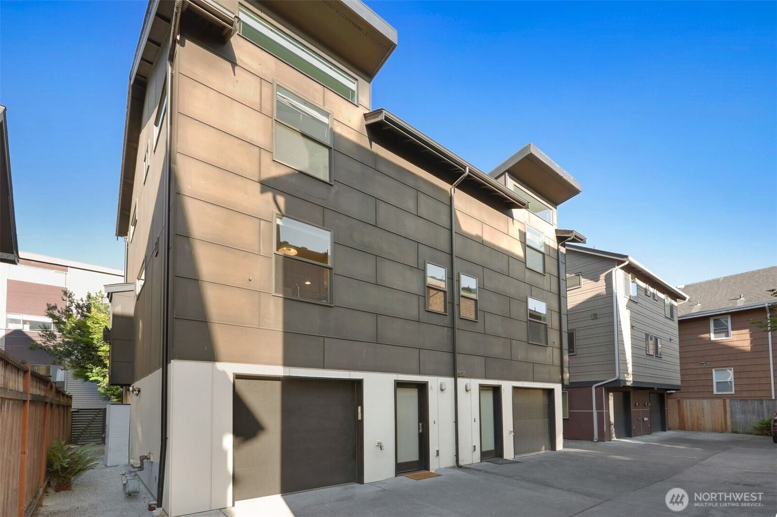 Property Photo:  1508  44th Avenue SW A  WA 98116 