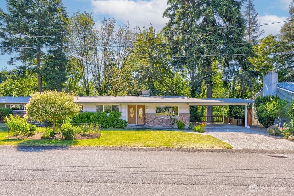 Property Photo:  5221  120th Avenue SE  WA 98006 