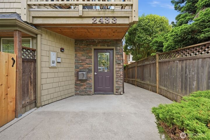 Property Photo:  2433 NW 59th Street 202  WA 98107 