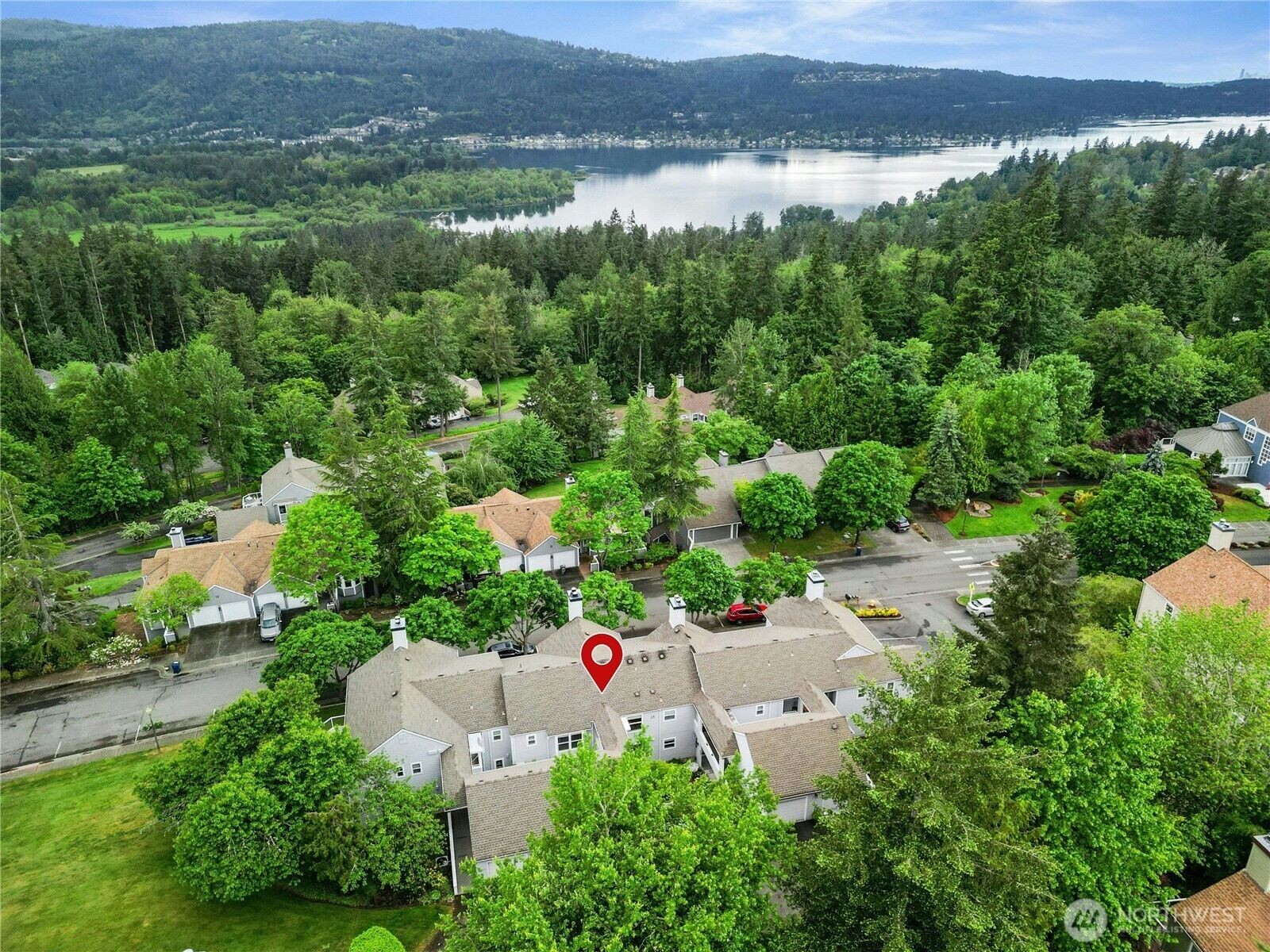 Property Photo:  22215 SE 42nd Lane 2079  WA 98029 