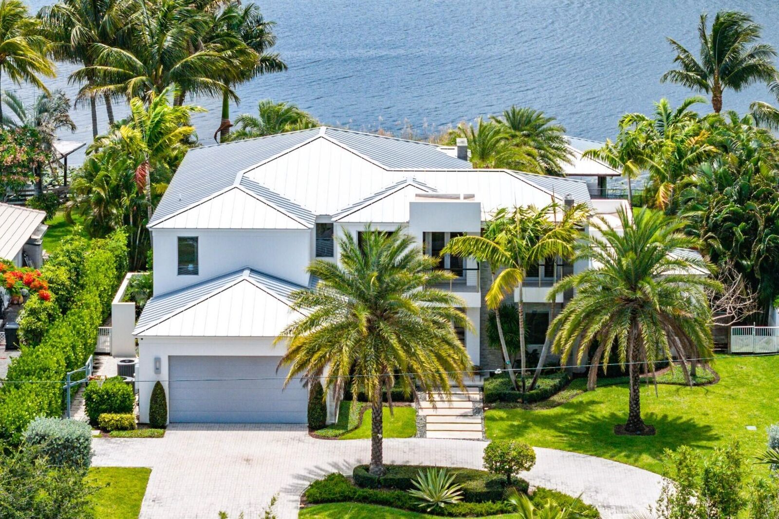 Property Photo:  1508 Lake Drive  FL 33444 